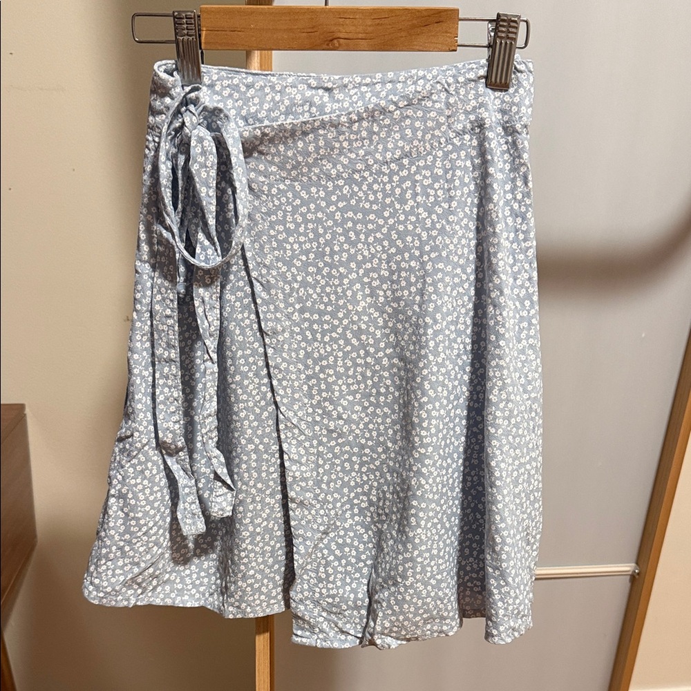 Brandy Melville Light Blue Floral A-Line Skirt